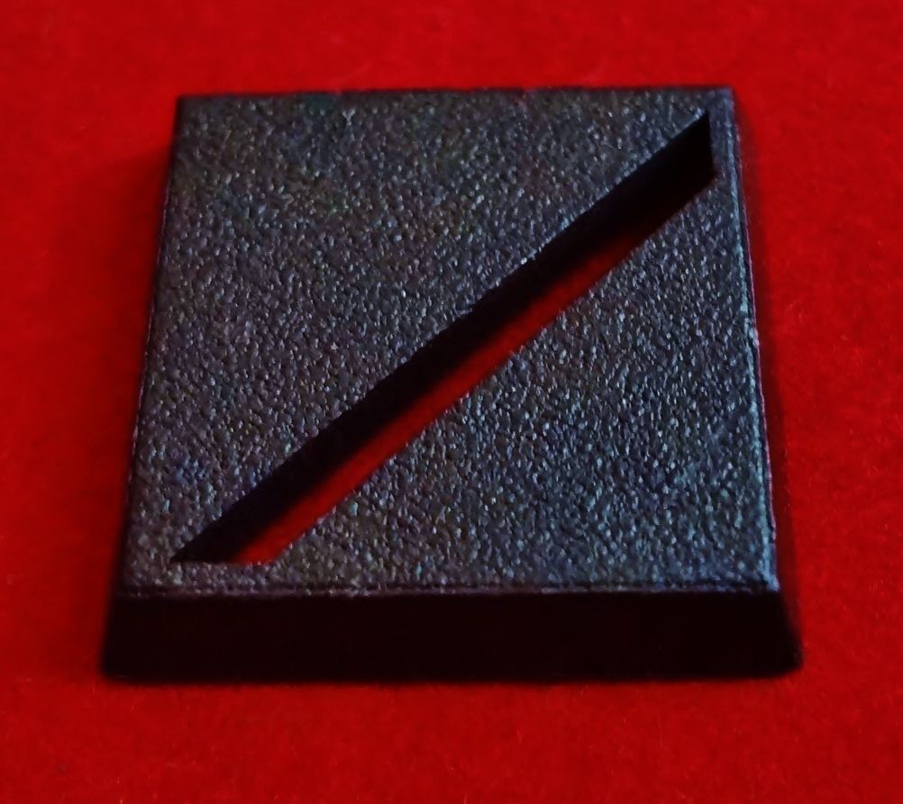 99002 Square Bases 25mm (Slot - Diagonal) x20
